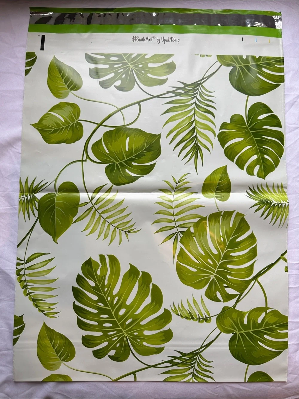 Green Leaves Gusseted Poly Mailers 14.5